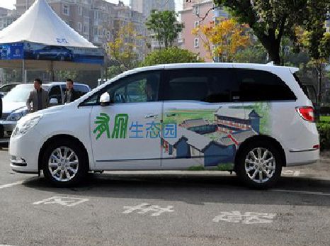 梨林户外车贴喷绘如何保持效果?